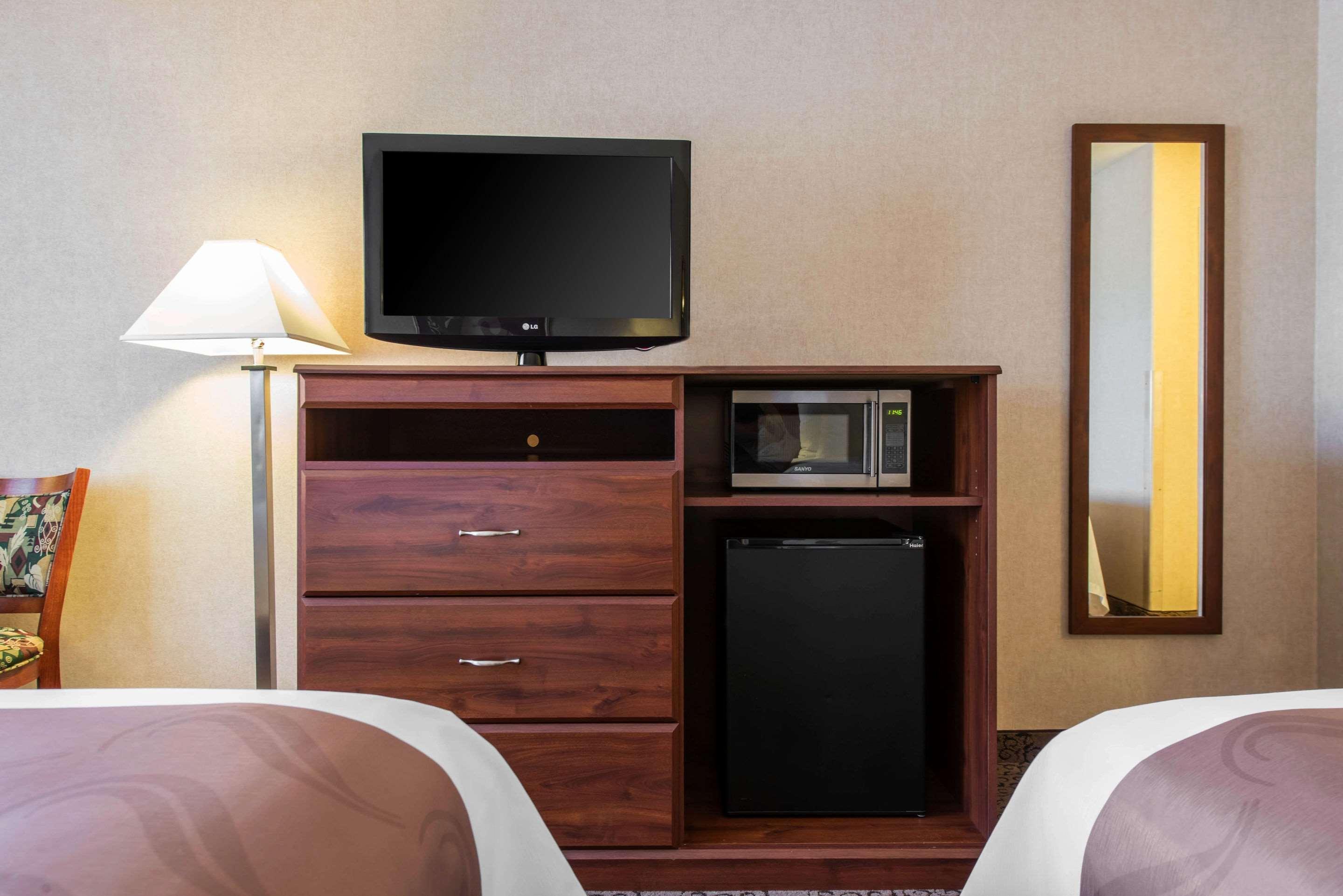 Quality Inn Burlington Exterior photo