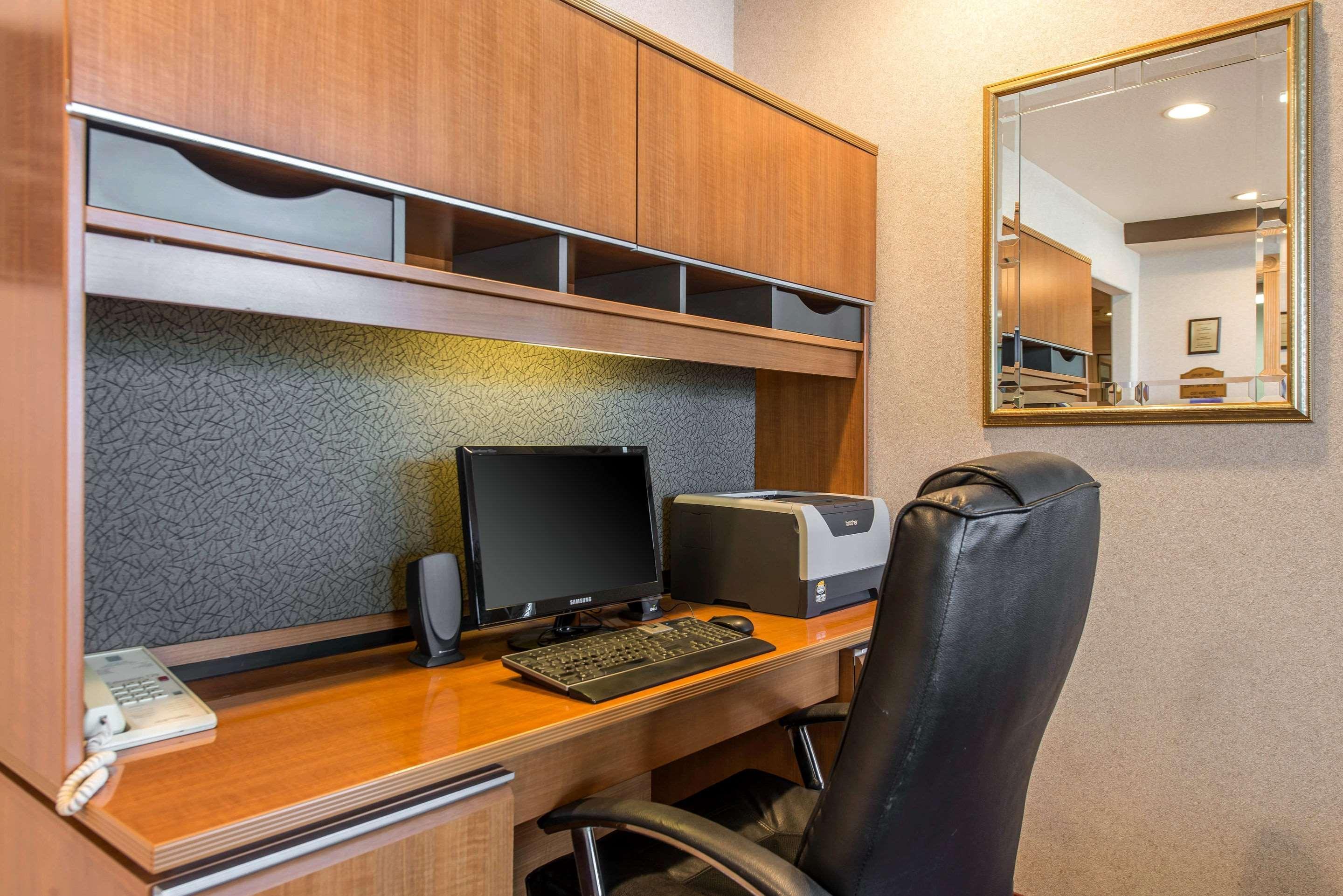Quality Inn Burlington Exterior photo